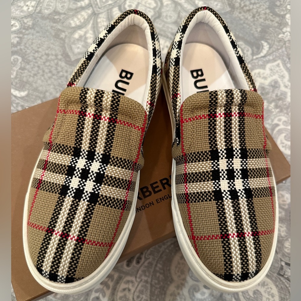 NWT BURBERRY Thomson Check Slip on Sneaker